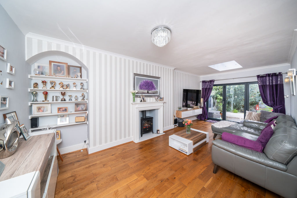 Lounge- click for photo gallery